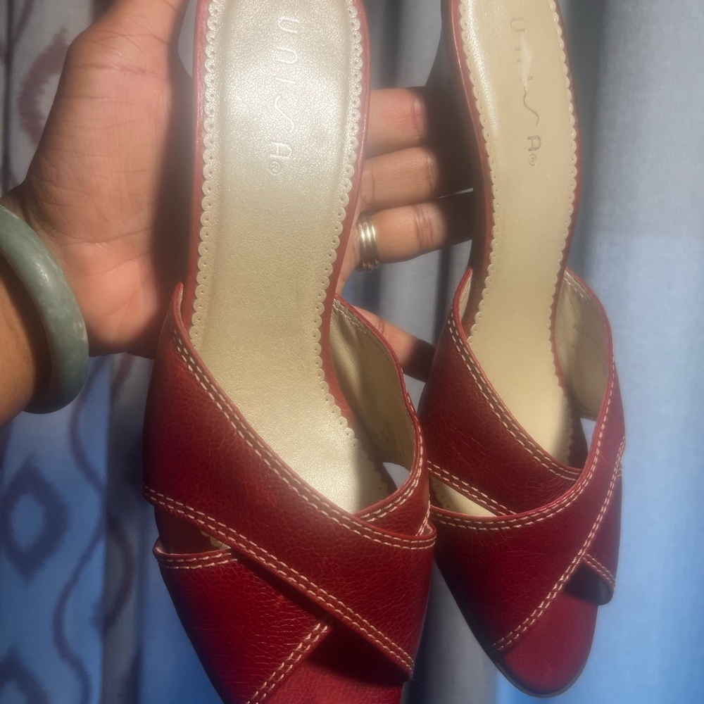 Unisa Red Leather Mules 9.5 Leather Upper Mules